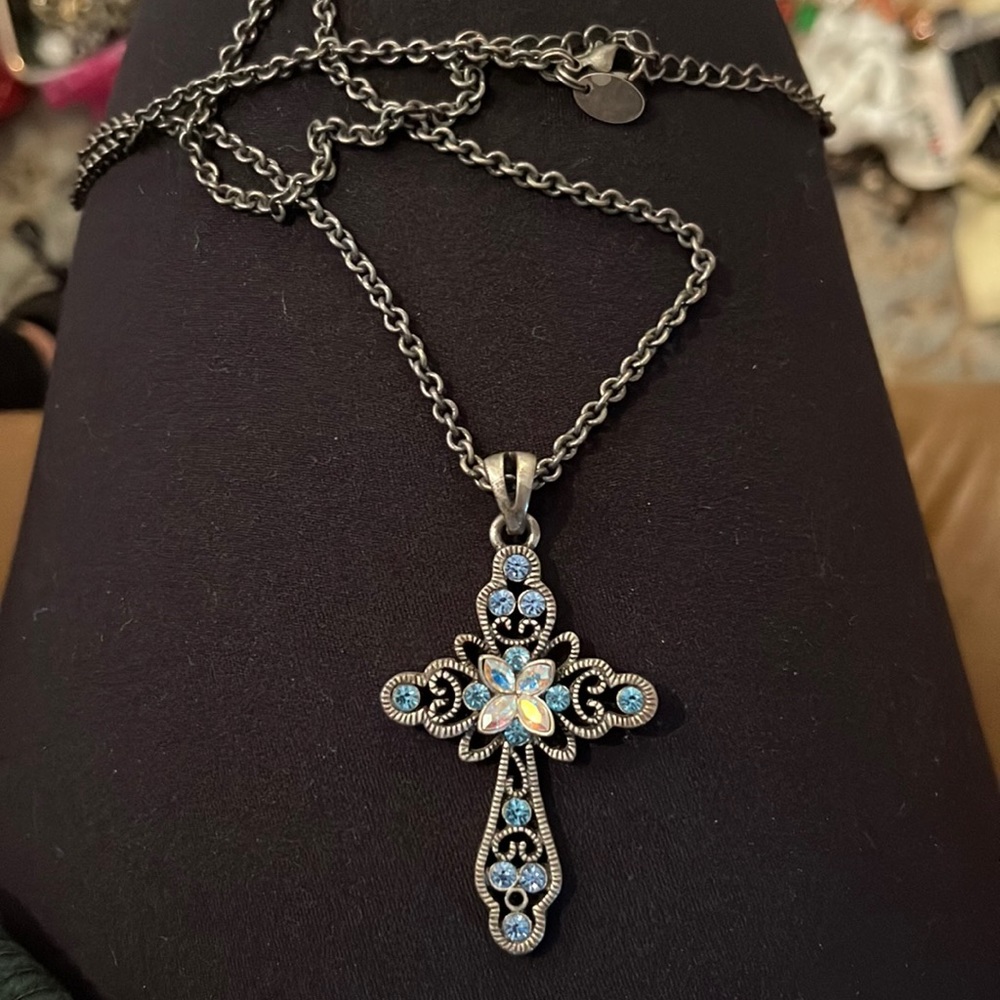 Lia sophia cross